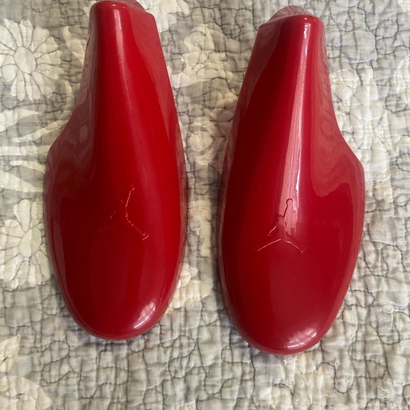 Jordan 11 Retro Playoffs Bred (2019) Men's Size 15 - Picture 9 of 9